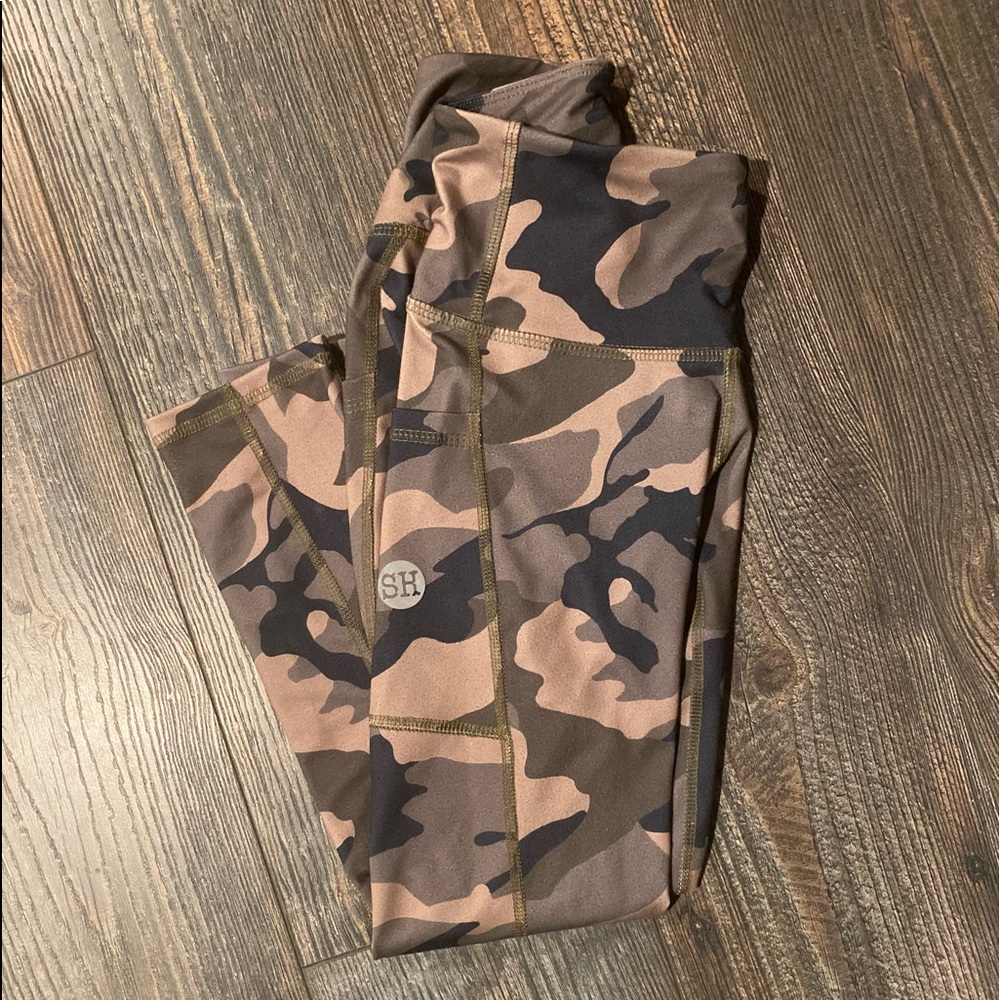 Camo capri leggings